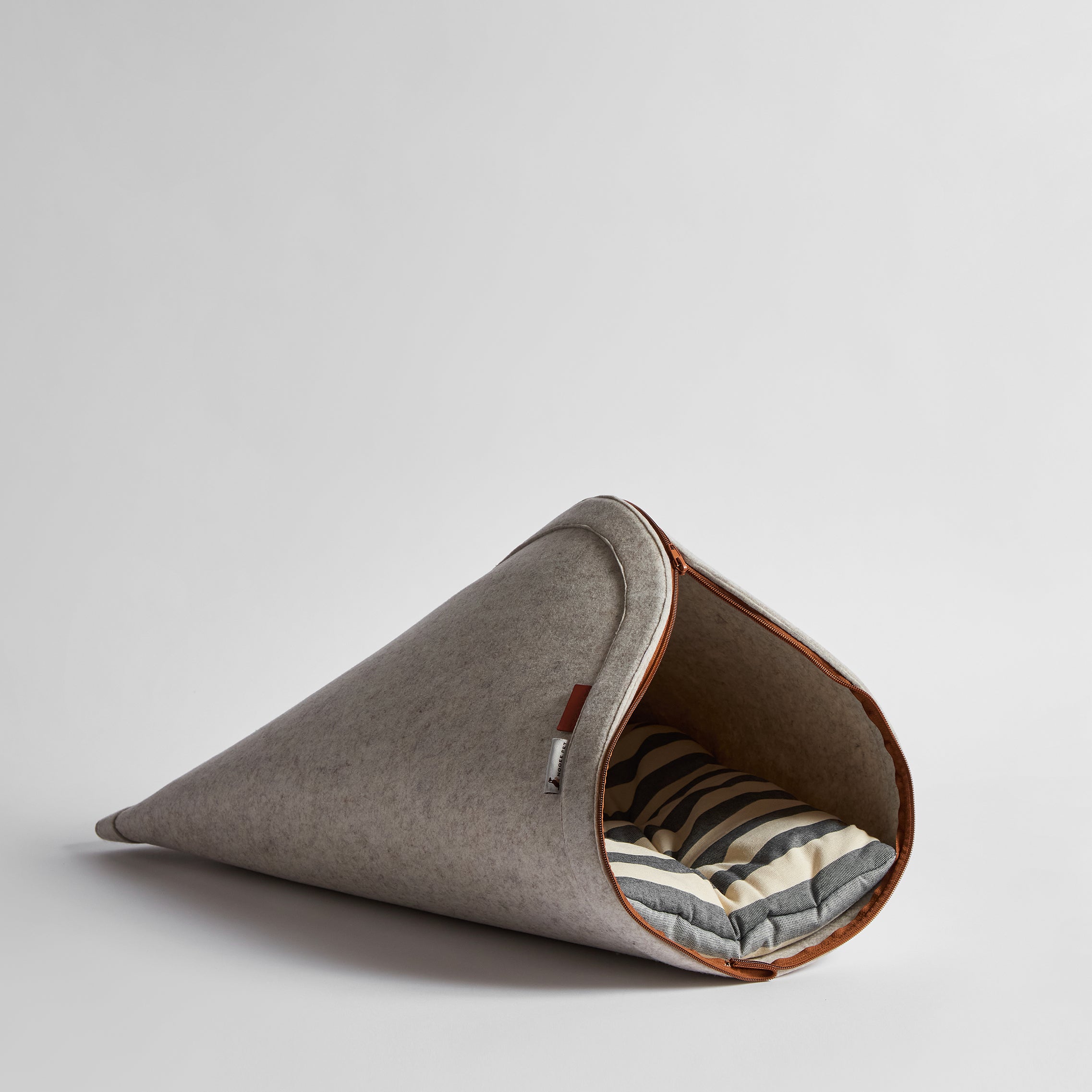 Nooee Pet Nabi Cave – Convertible Pet Cave with Washable Cushion
