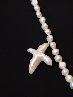 COOTIE 「Distortion Cross Pearl Necklace (Type-2)」 パール ネックレス