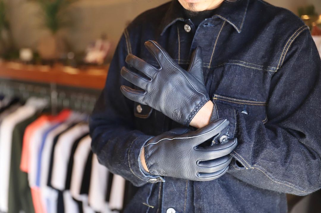 LAMP GLOVES – BASE L.H.P