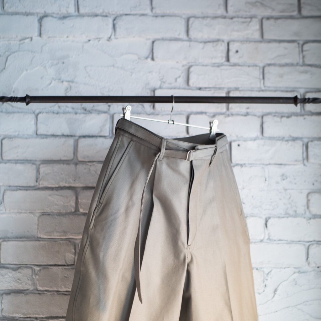 blurhms ⁡ Drill Chambray Belted Trousers | Belluria