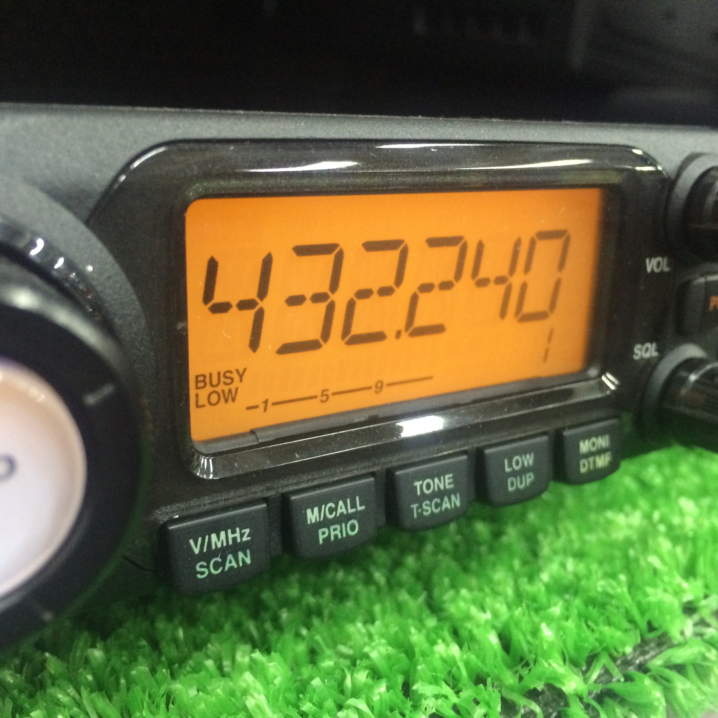 IC-208 デュアルバンド受信機 IC-208 デュアルバンド受信機 IC-208