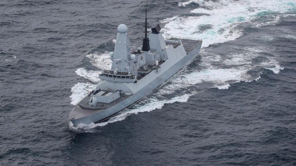 英駆逐艦、紅海で攻撃用とみられるドローン撃墜 海運大手は当該海域の