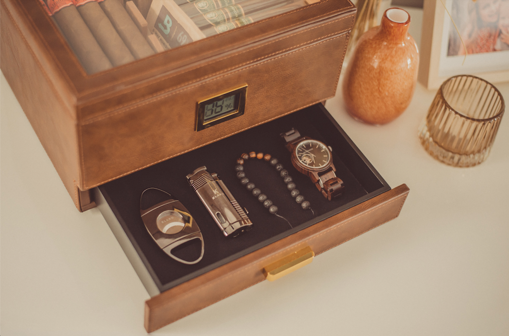 Grandfather to the Humidor: The Art of the Cigar Box – Case Elegance