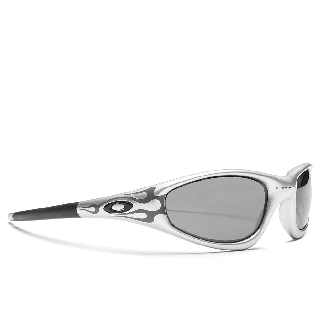 Straight Jacket 99 - Silver Grey Flames/Prizm Black – Feature