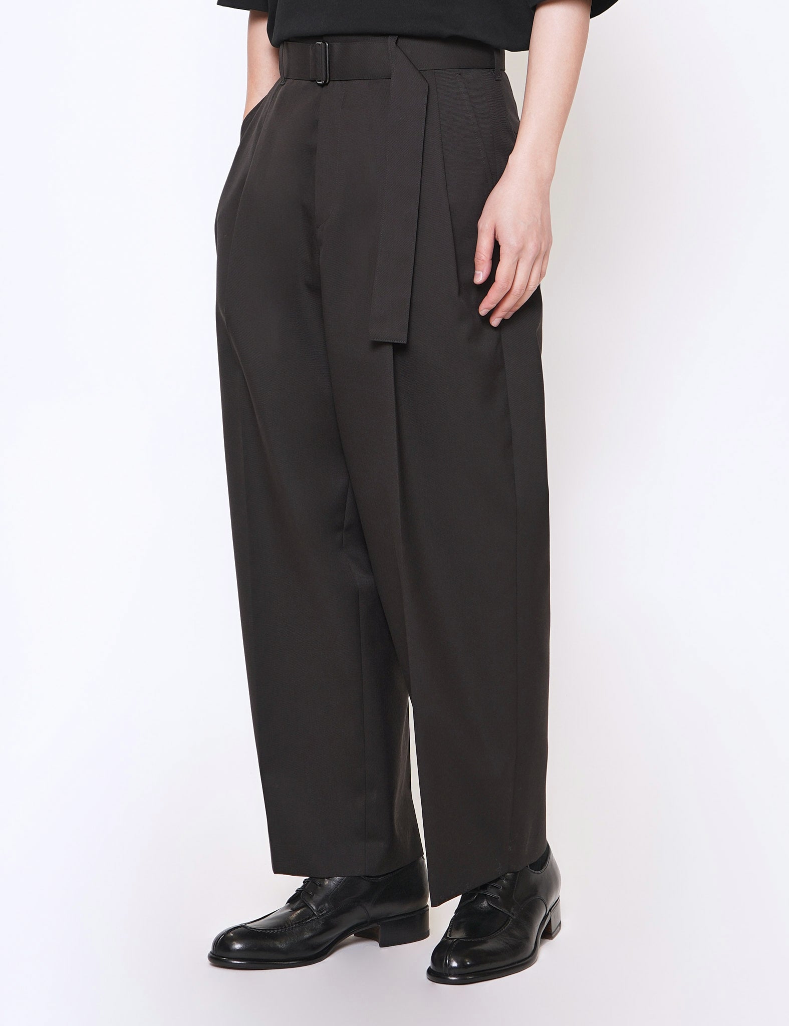 stein DARK CHARCOAL BELTED WIDE STRAIGHT TROUSERS