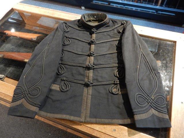 旅順港は見えるか！～「明治十九年制・日本陸軍中尉肋骨服上衣」（前編