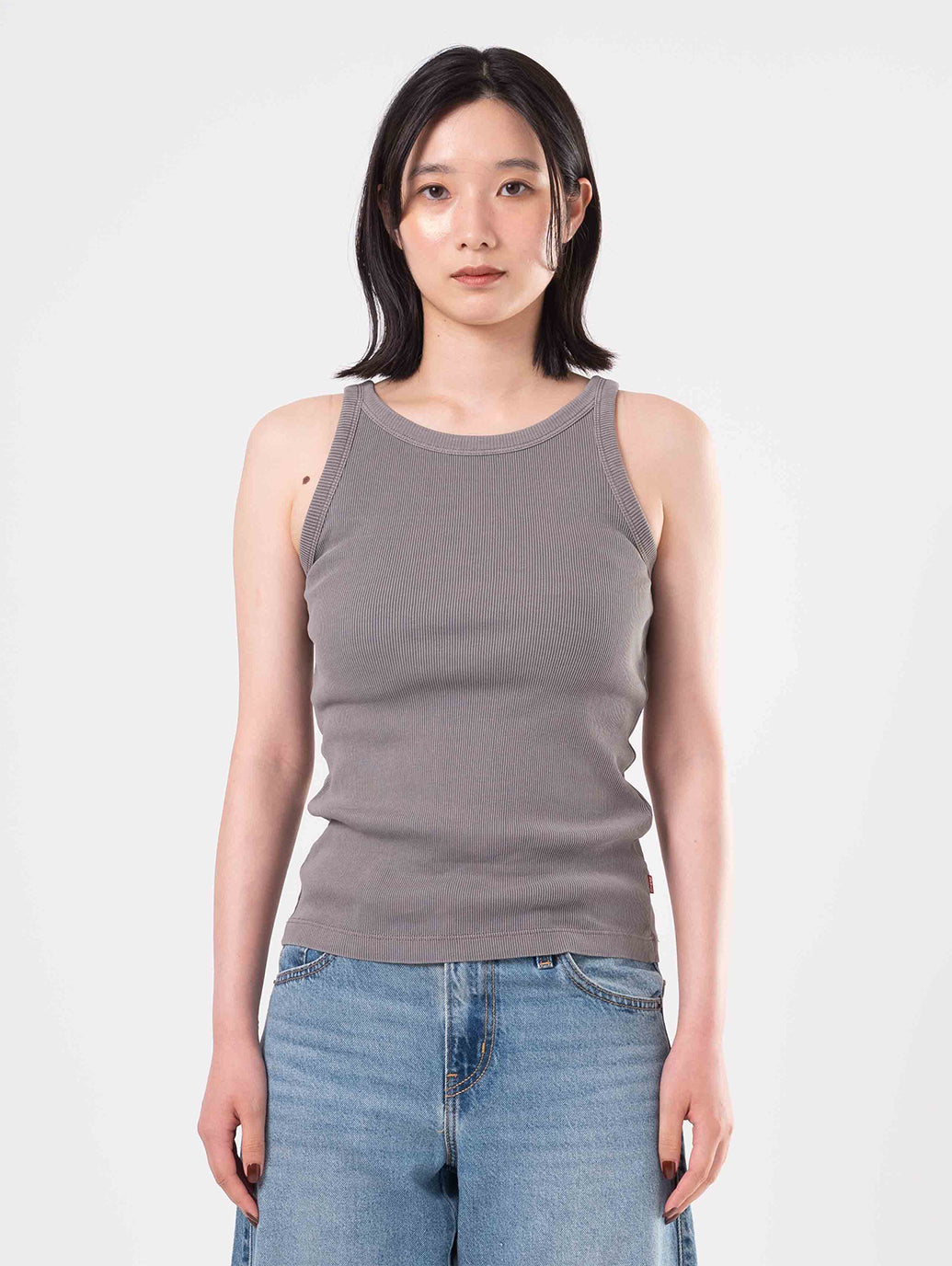 エッセンシャル レーサー タンクトップ – リーバイス®公式オンラインストア