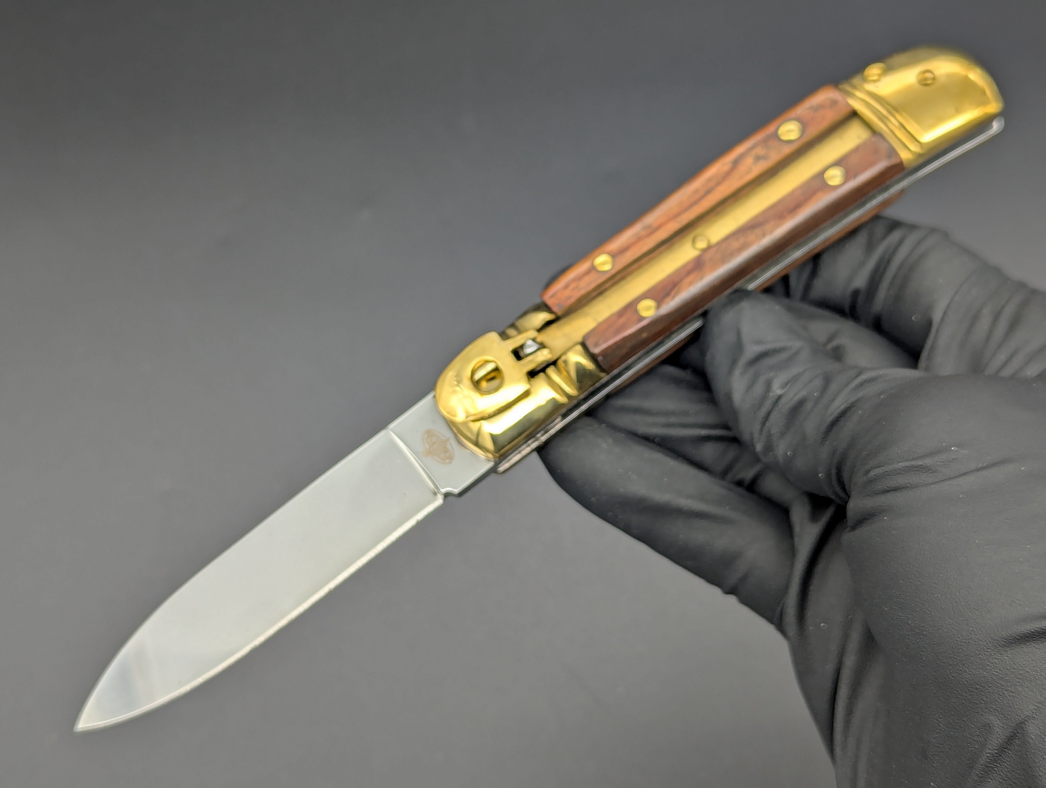 VITYAZ BRASS & WOOD LEVERLOCK SWITCHBLADE KNIFE – LIGHTNING OTF KNIVES
