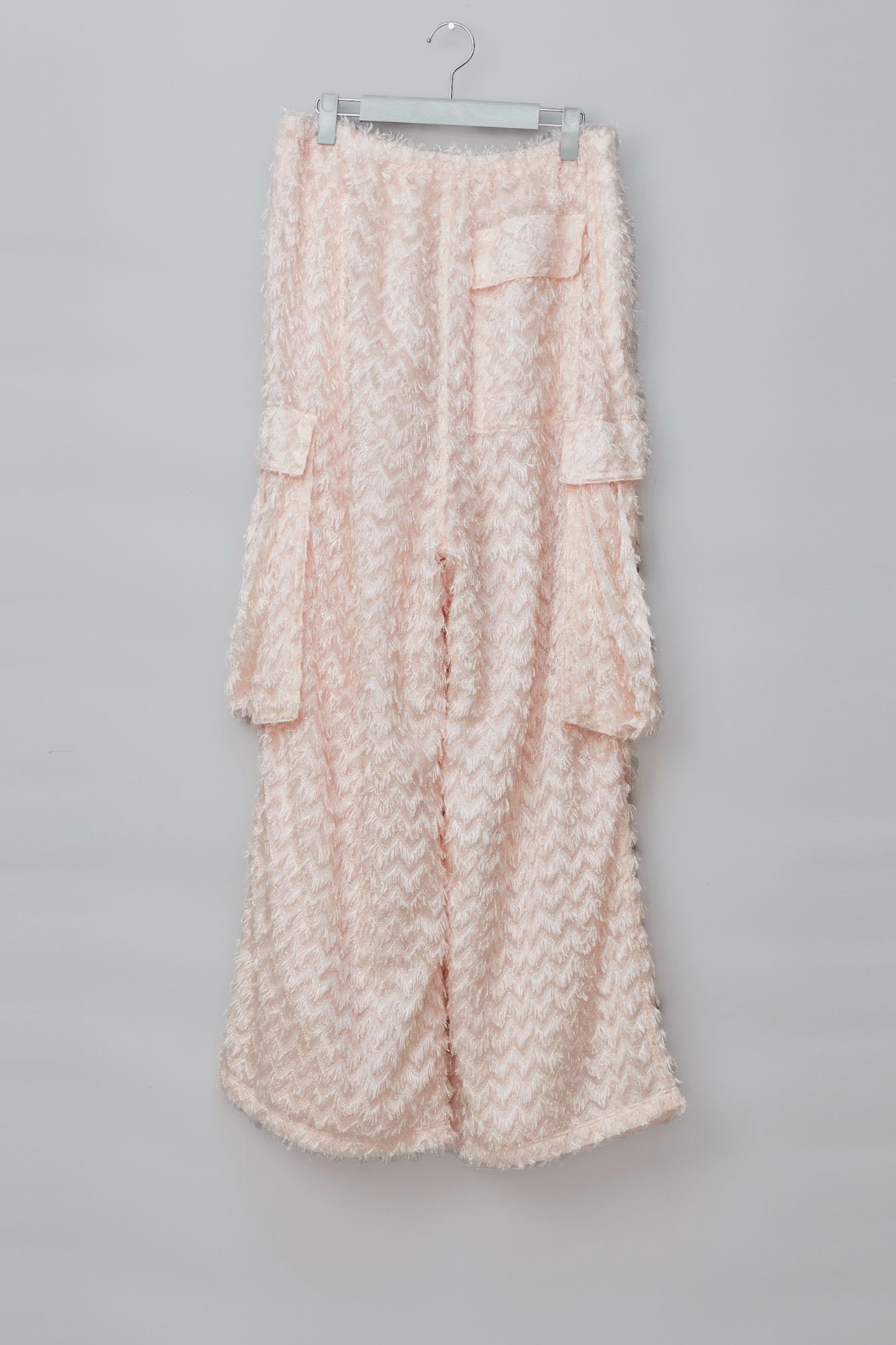 MASU(エムエーエスユー)のFLUFFY CARGO PANTS BABY PINKの通販