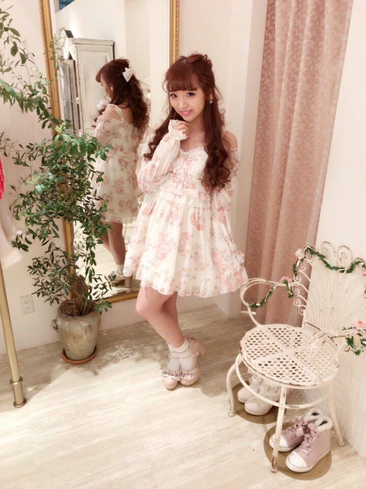 LIZ 秋冬物プリントミニワンピース LISAのフリマアイテム一覧 LIZ LISA