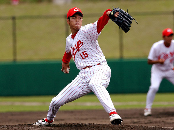 黒田博樹、8年ぶりにカープに復帰！背番号15復活！！ - チェック社長の