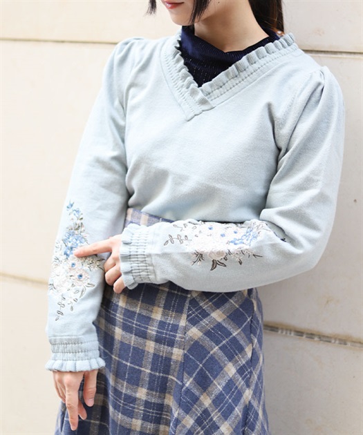 フラワー刺繍袖Vネックニット | axes femme -outlet- | axes femme