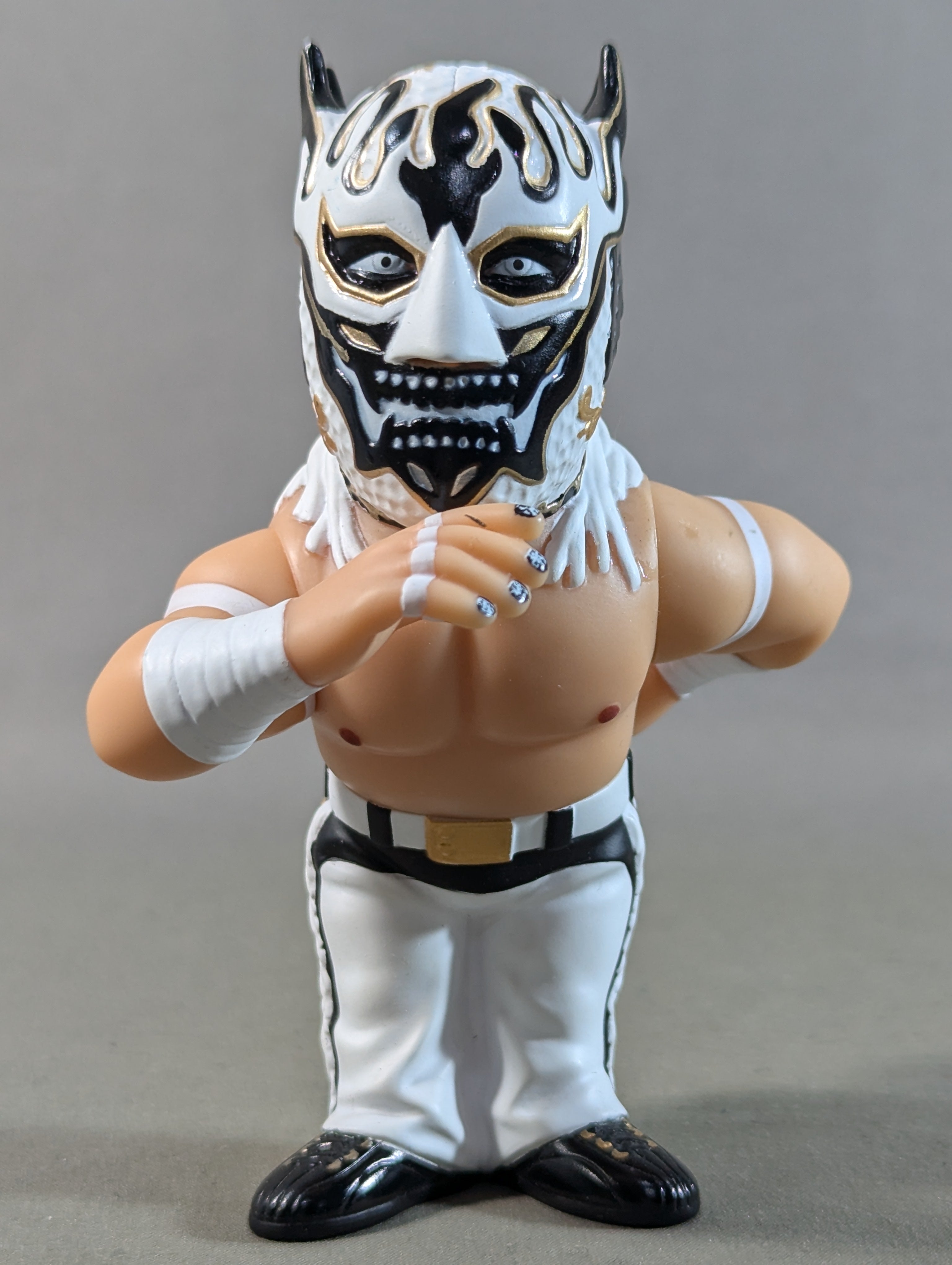 新品】エル・デスペラード フィギュア 白黒マスク ストーム