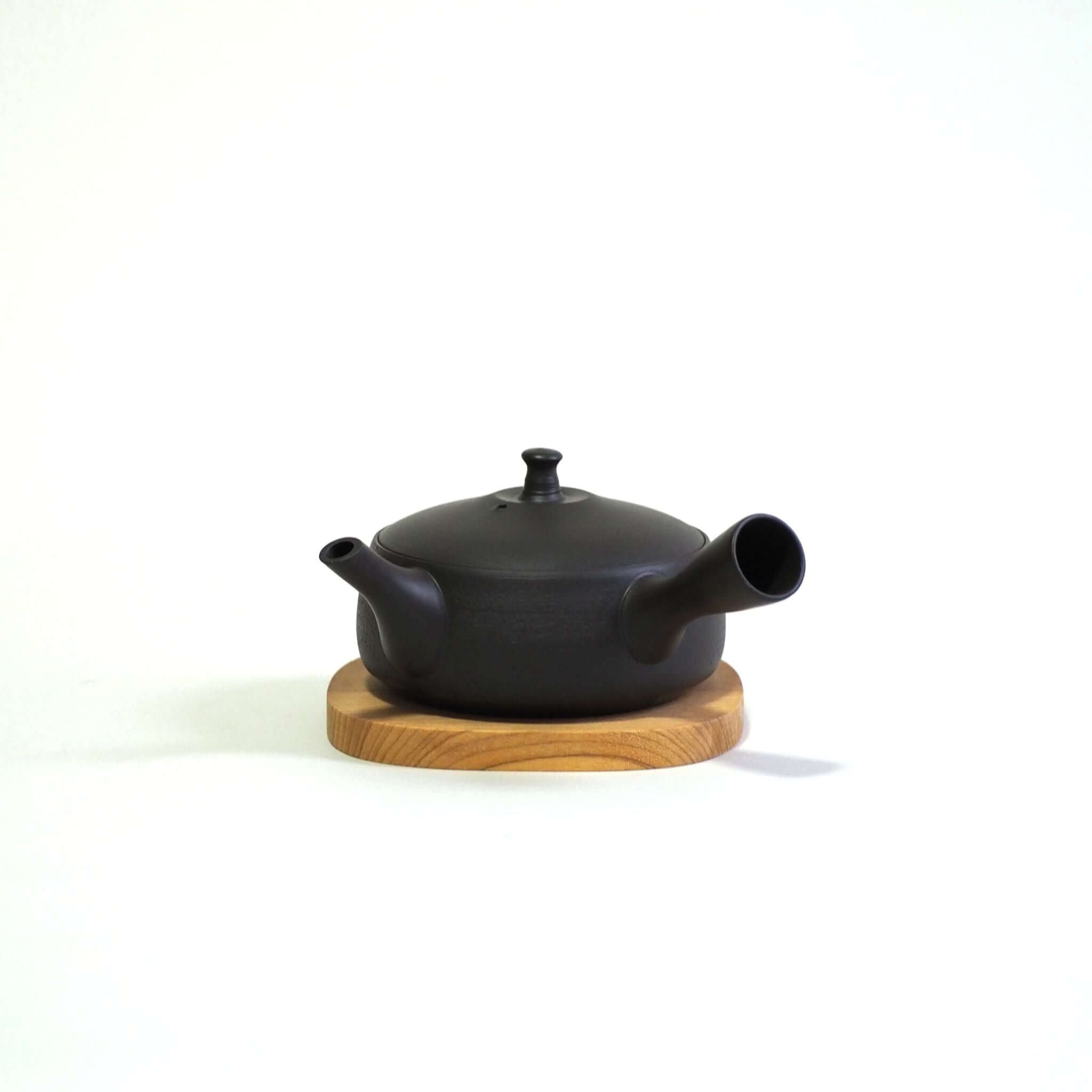 常滑焼 北龍作 黒平型急須 [東山堂煎茶器店 オンラインショップ