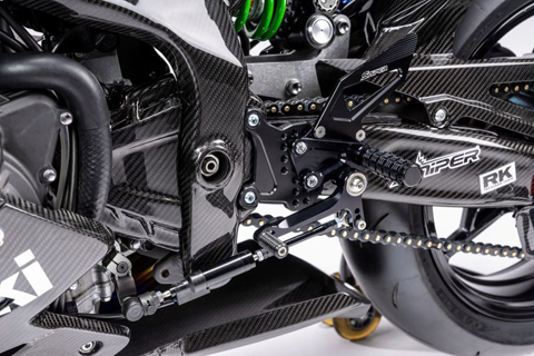 Ninja ZX-25R (2020-) フロントスプロケットカバー --