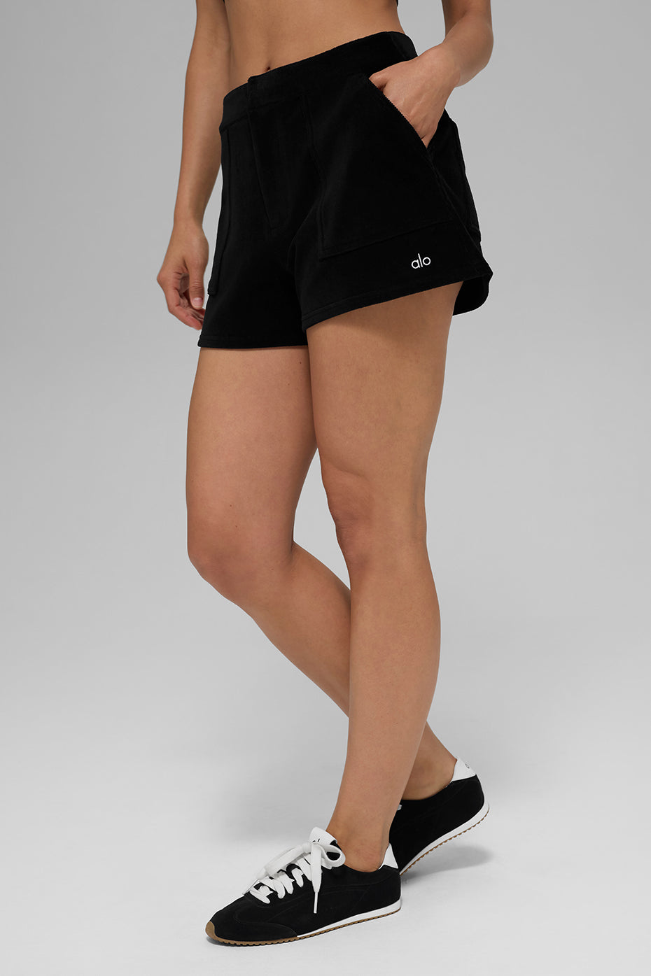 Micro Corduroy On Duty Short - Black | ALO