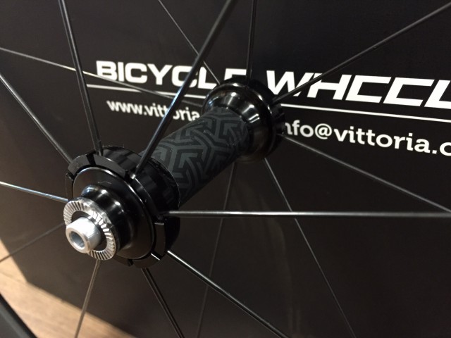 Vittoria ELUSION NERO シマノフリー 前後700cホイール Vittoria