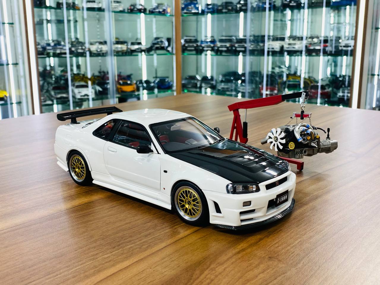 1/18 Diecast Nissan Skyline GT-R R34 Nismo Z-tune White & Carbon