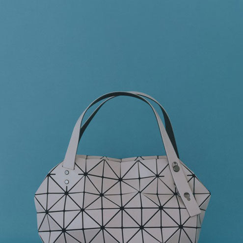 アイテムのご紹介「BOSTON」 – isseymiyake.com