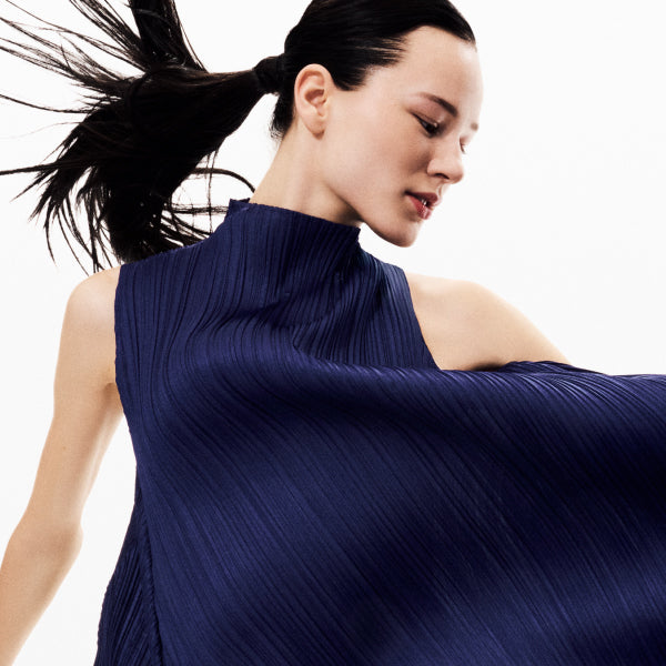 アイテムのご紹介「EFFICIENT SQUARE 2」 – isseymiyake.com