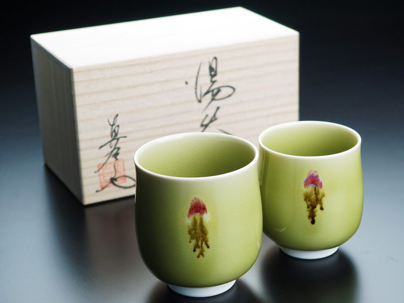 有田焼】夫婦湯呑 天龍寺青磁花片紋