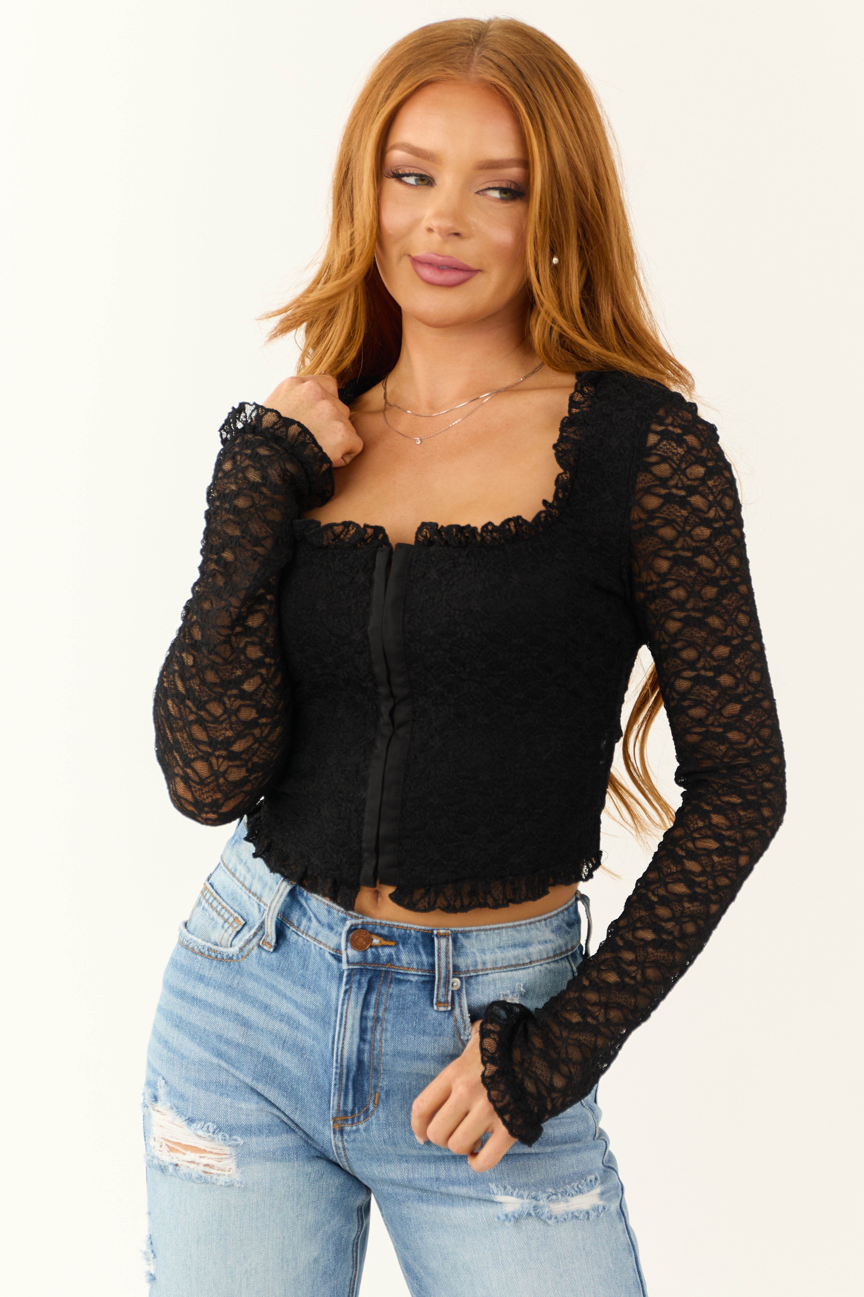 Black-Square-Neck-Lace-Fitted-