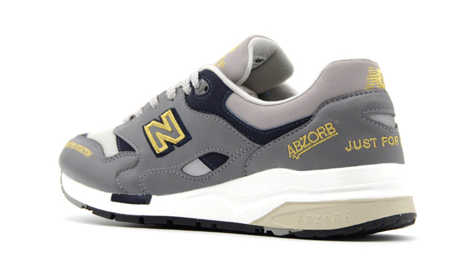 new balance CM1600 