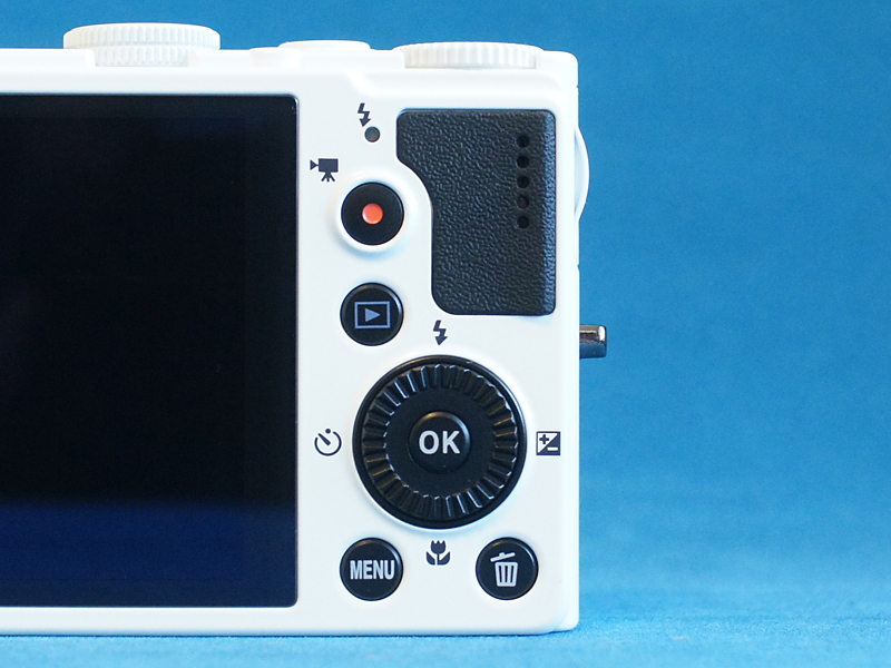ニコン COOLPIX P310の外観をみる /monox デジカメ 比較 レビュー