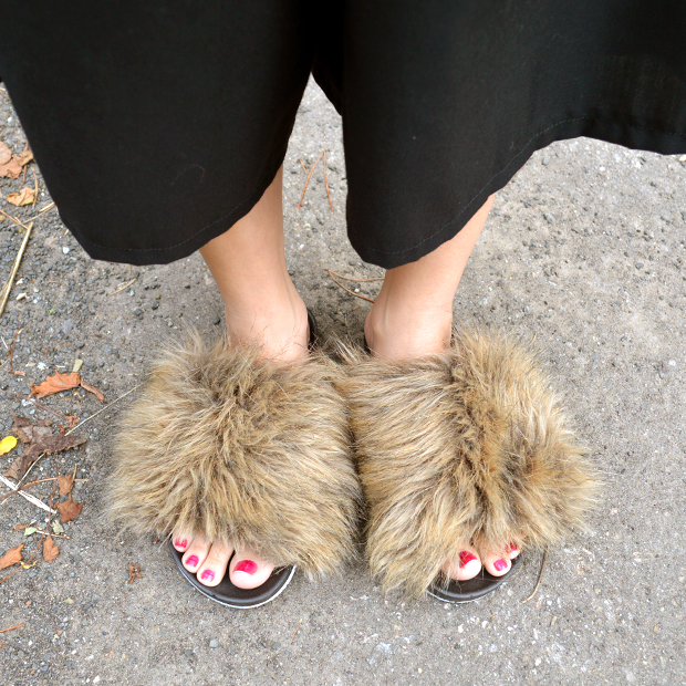 フェイクファーサンダルをDIY #FauxFur - NYLONブログ（ファッション