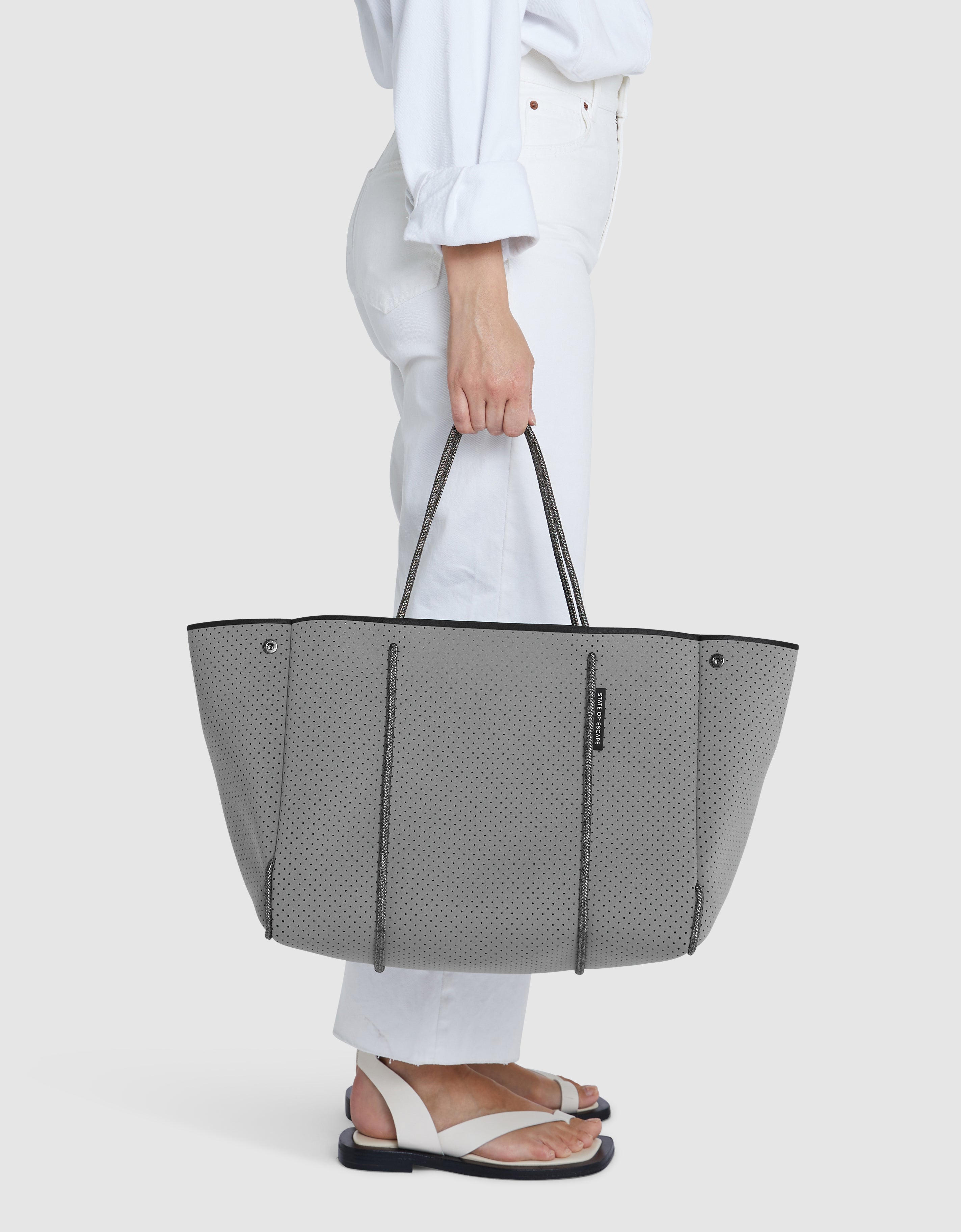 Escape™ tote In dove – State of Escape