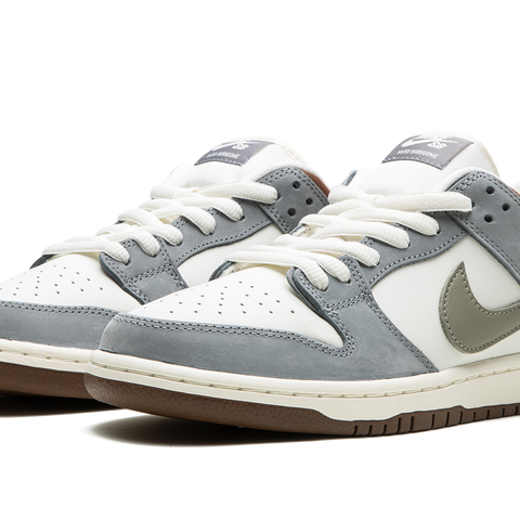 NIKE SB Dunk Low 