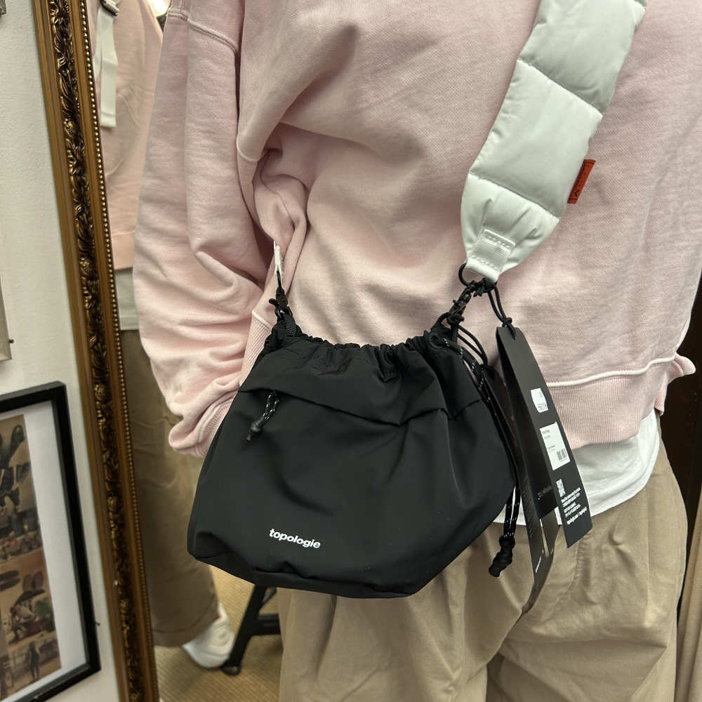 topologie reversible bucket black and puffer strap white – www