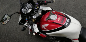 オートバイ CB400SB（外装カバー類）
