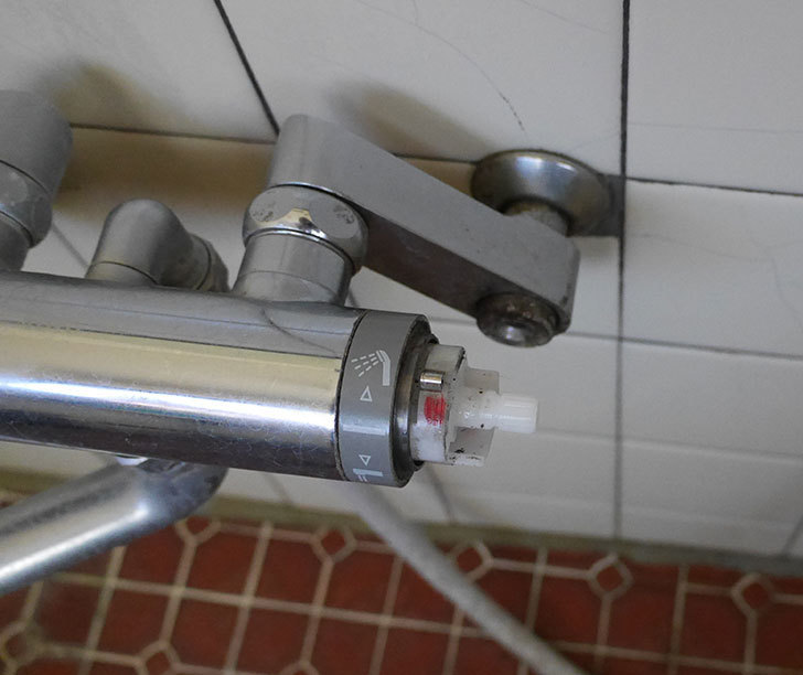 風呂場の混合水栓TOTO TMG40CRXが水漏れするので開閉ユニット部 TH577