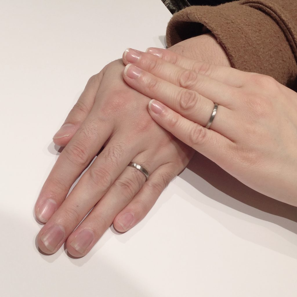 京杢目】日本の伝統技法を用いた木目模様の結婚指輪「長閑(のどか)」を