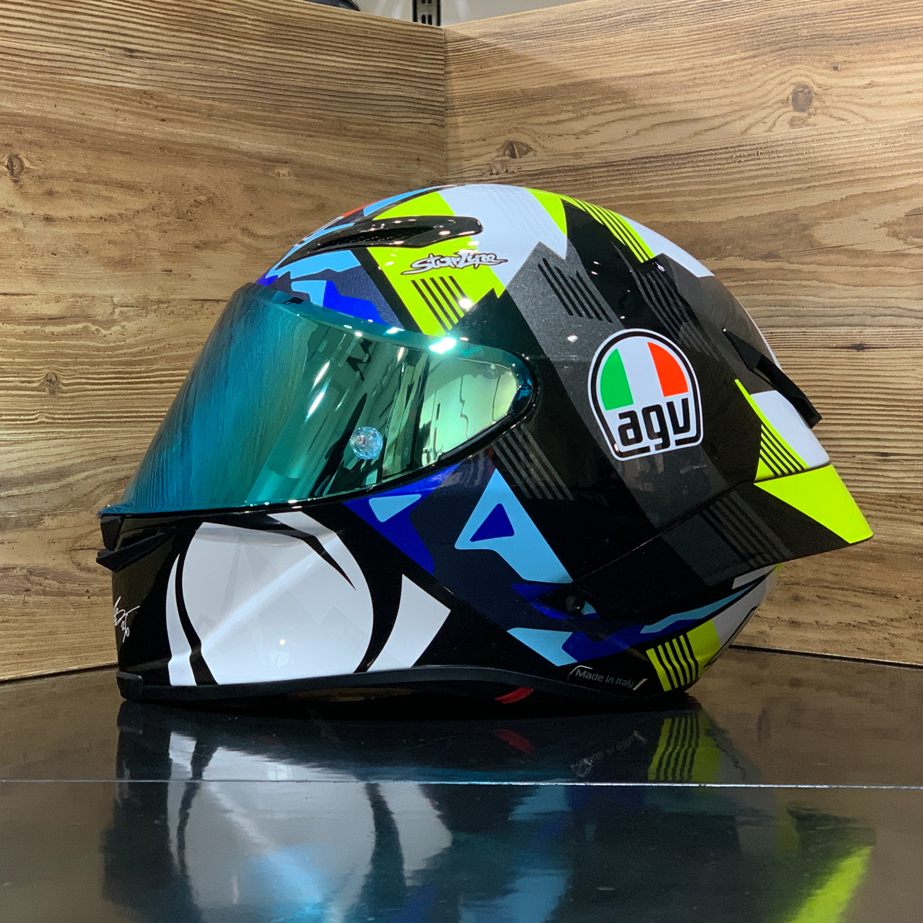 AGV・PISTA GP RR】新カラーのシールドが登場 ELETTRO VISOR