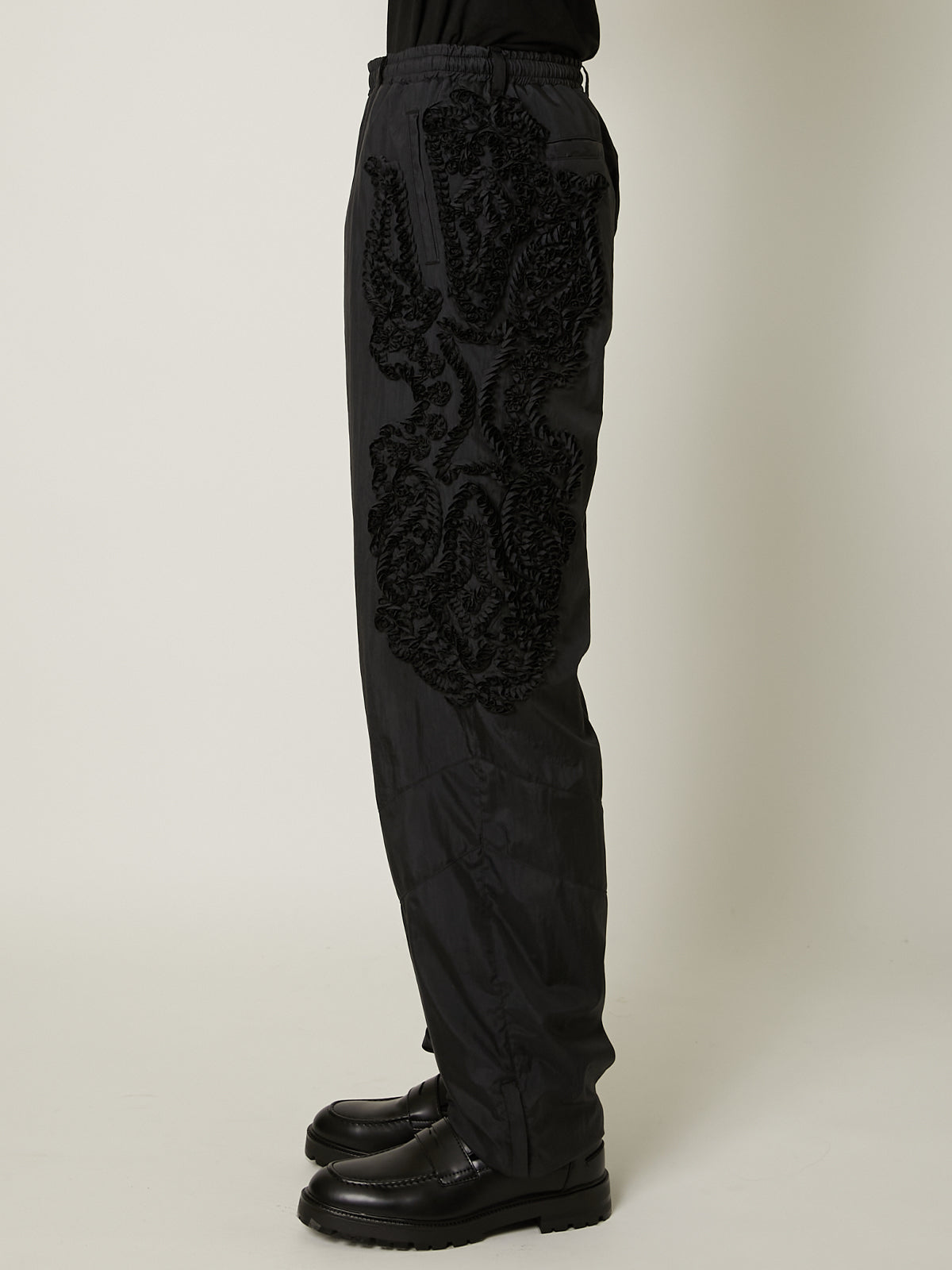 TAPE EMBROIDERY PANTS – TAAKK
