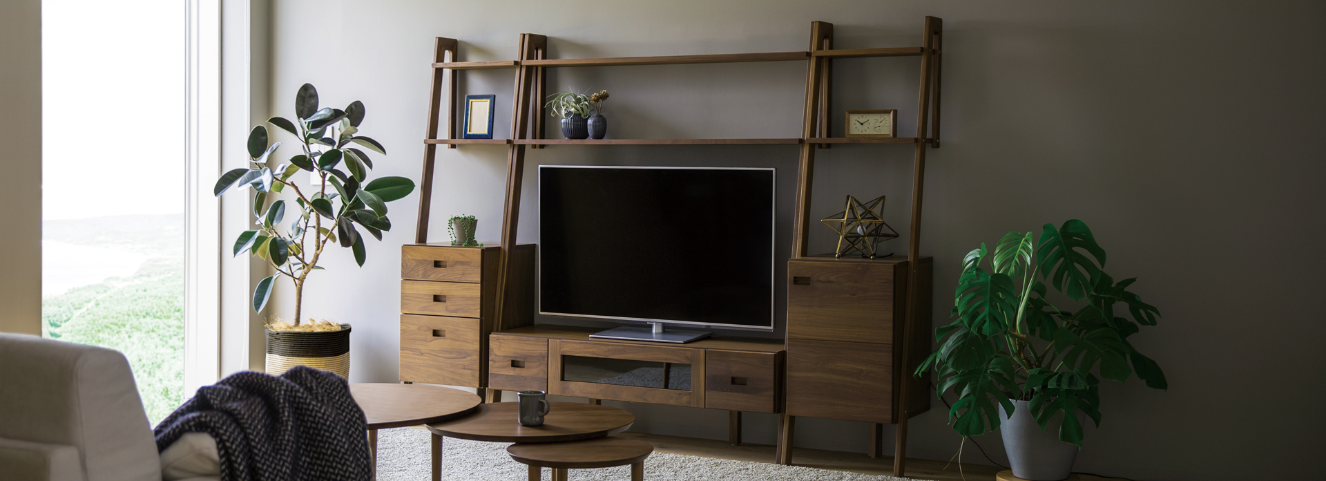 レイリア138TVボード WALNUT(W138×D41×H178.5cm)税込￥178,000 | 高野