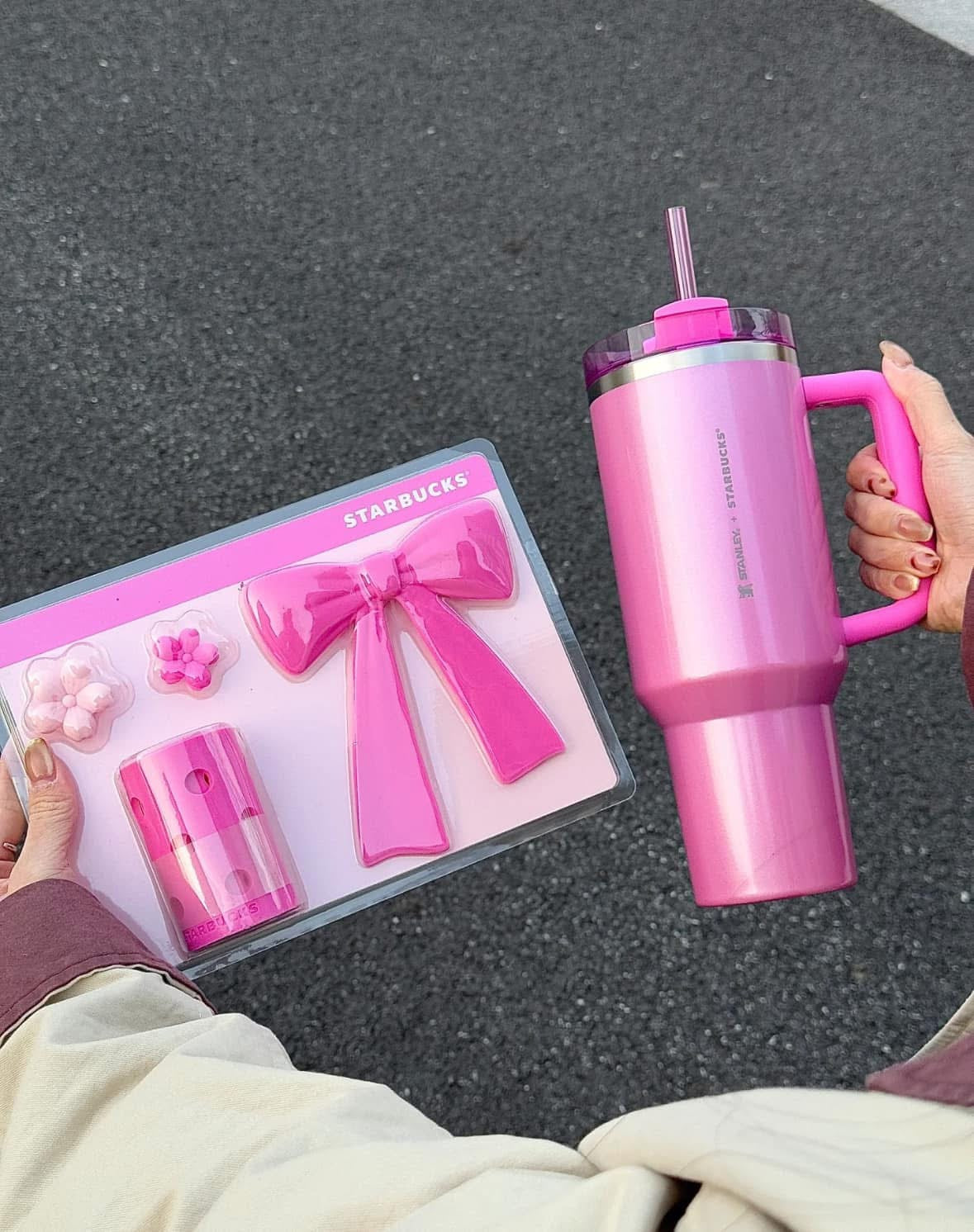 Starbucks China x Stanley 40oz Sakura Glittery Pink with