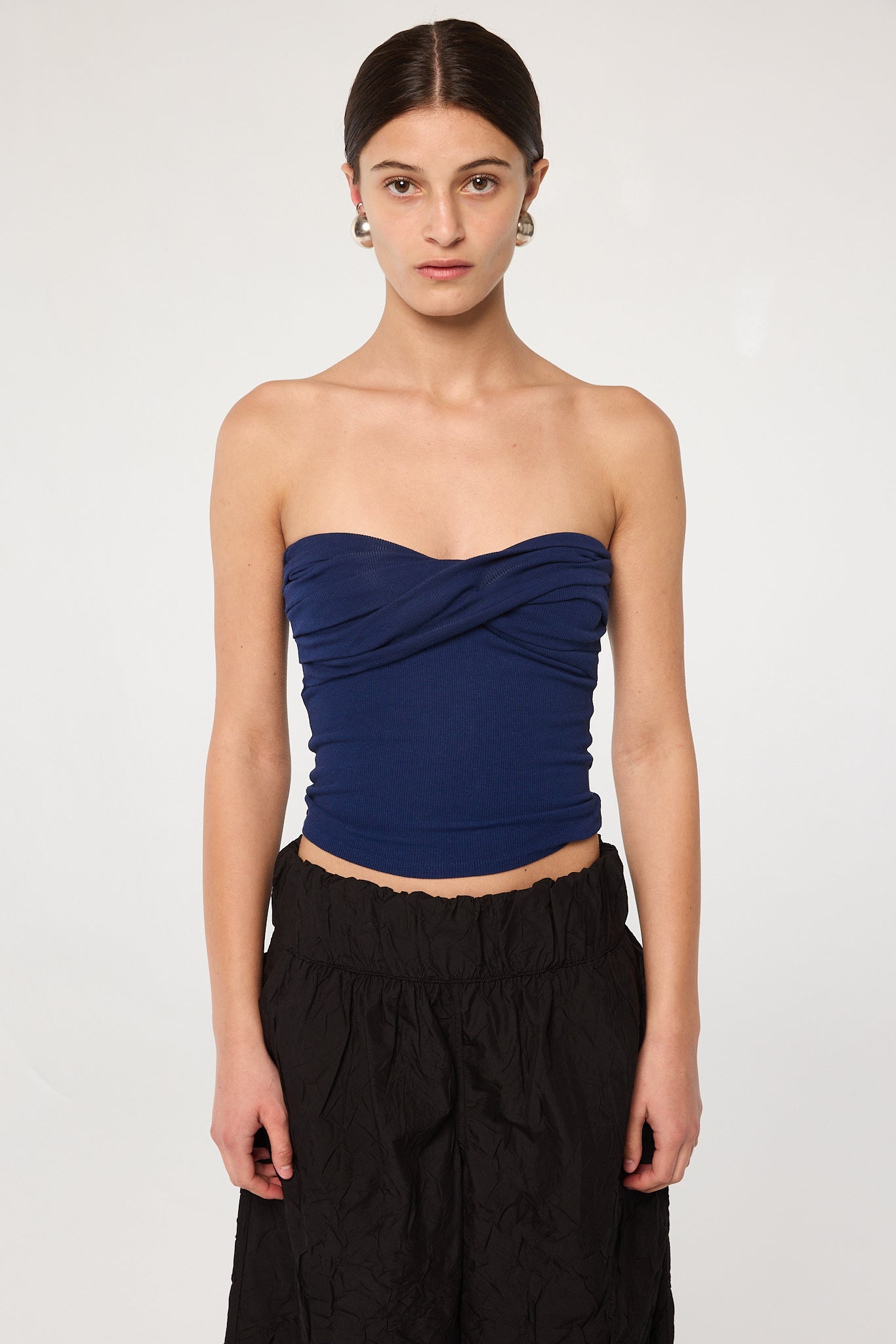 THELINEBYK_IZZY_NAVY_FRT_1.jpg