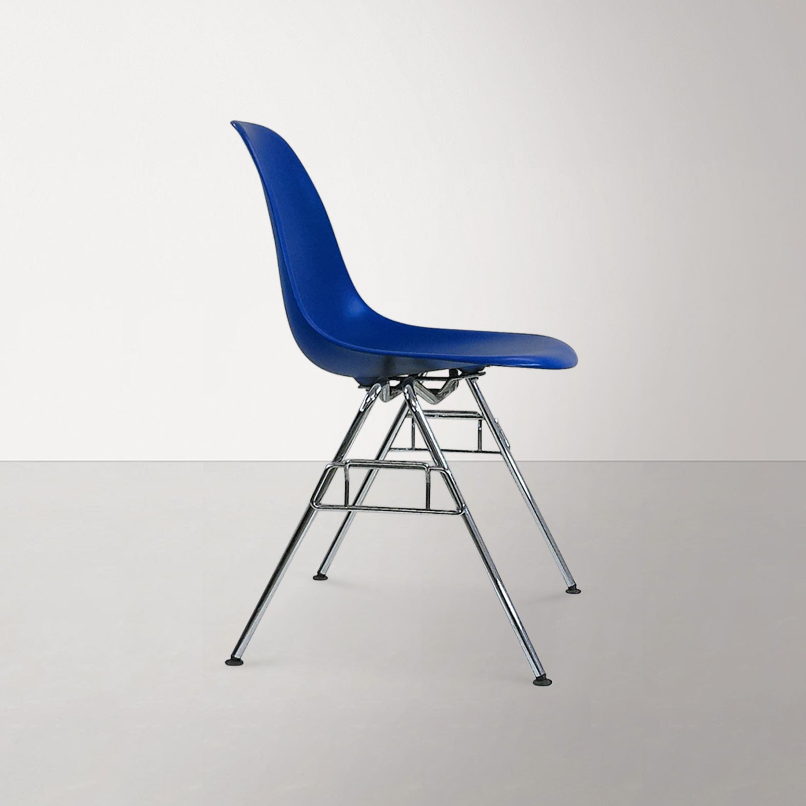 Vitra Eames: DSS - Stacking Chair - Refurbished - Office Chairs