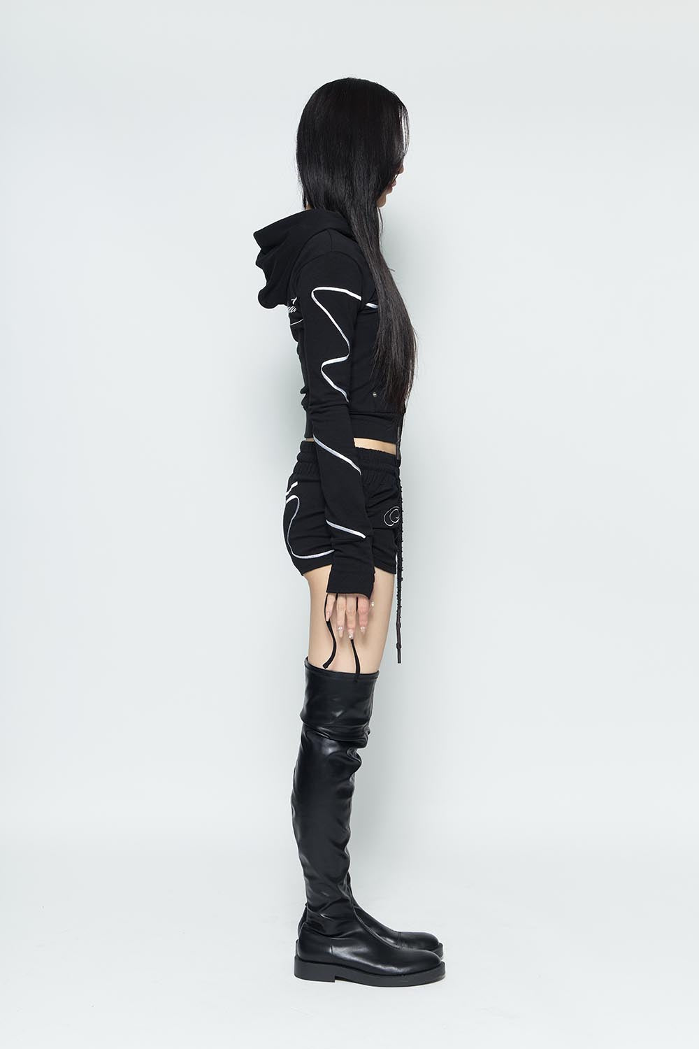 THEREDTHREAD / ザレッドスレッド】S embroidery ribbon shorts
