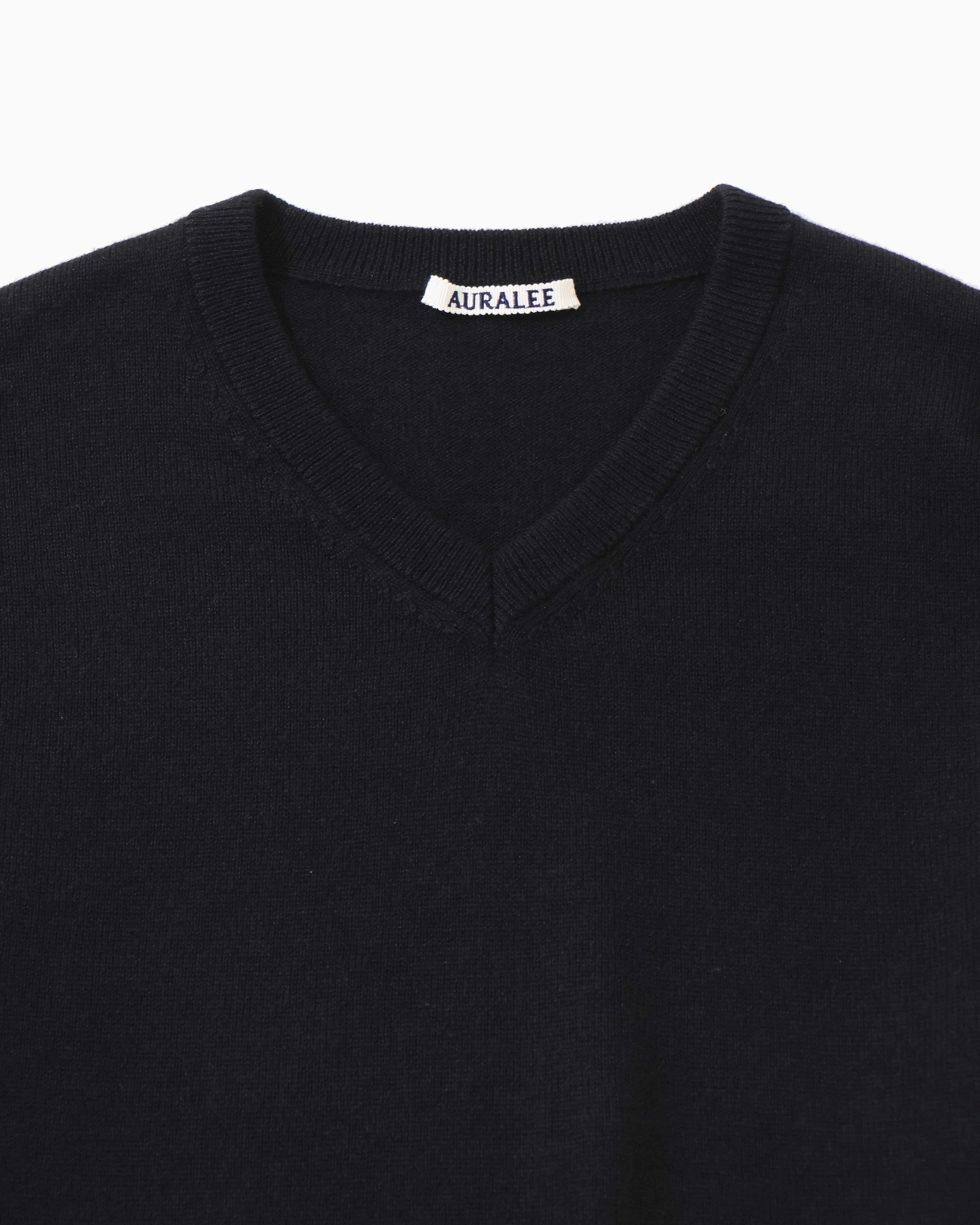 SUPER FINE CASHMERE SILK KNIT V-NECK P/O BLACK – TIME AFTER TIME