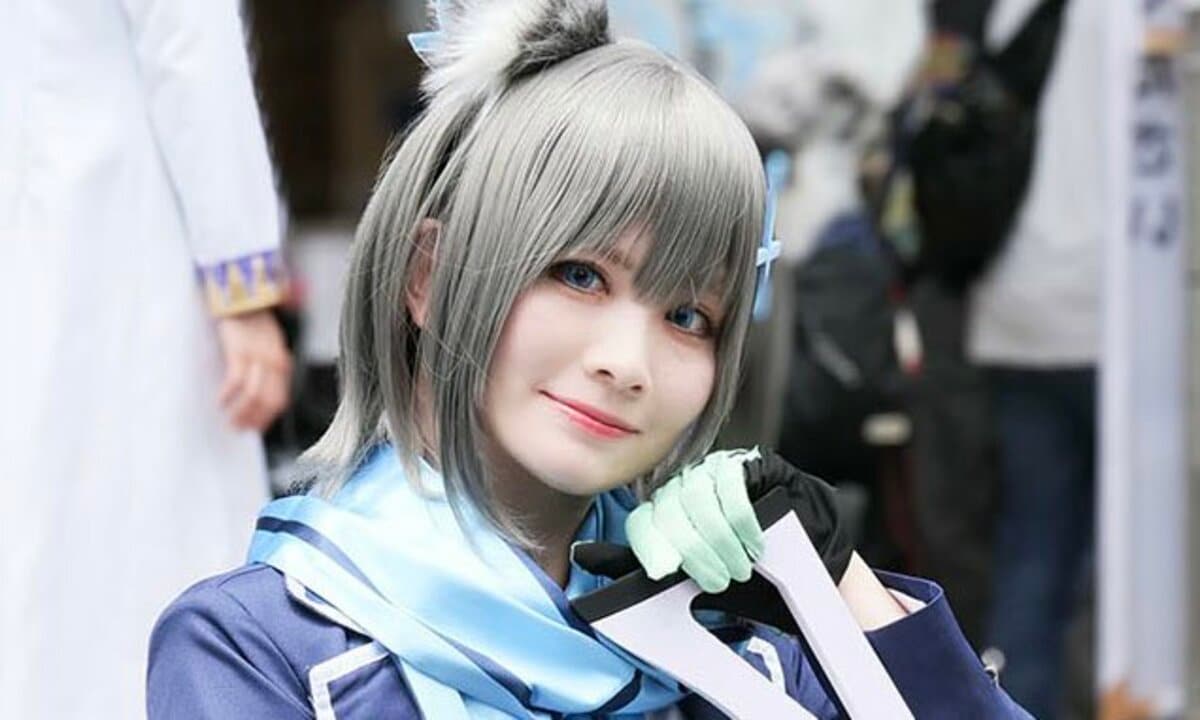 声優にしてコスプレイヤー！『ブルアカ』シロコのフル装備が市街地に
