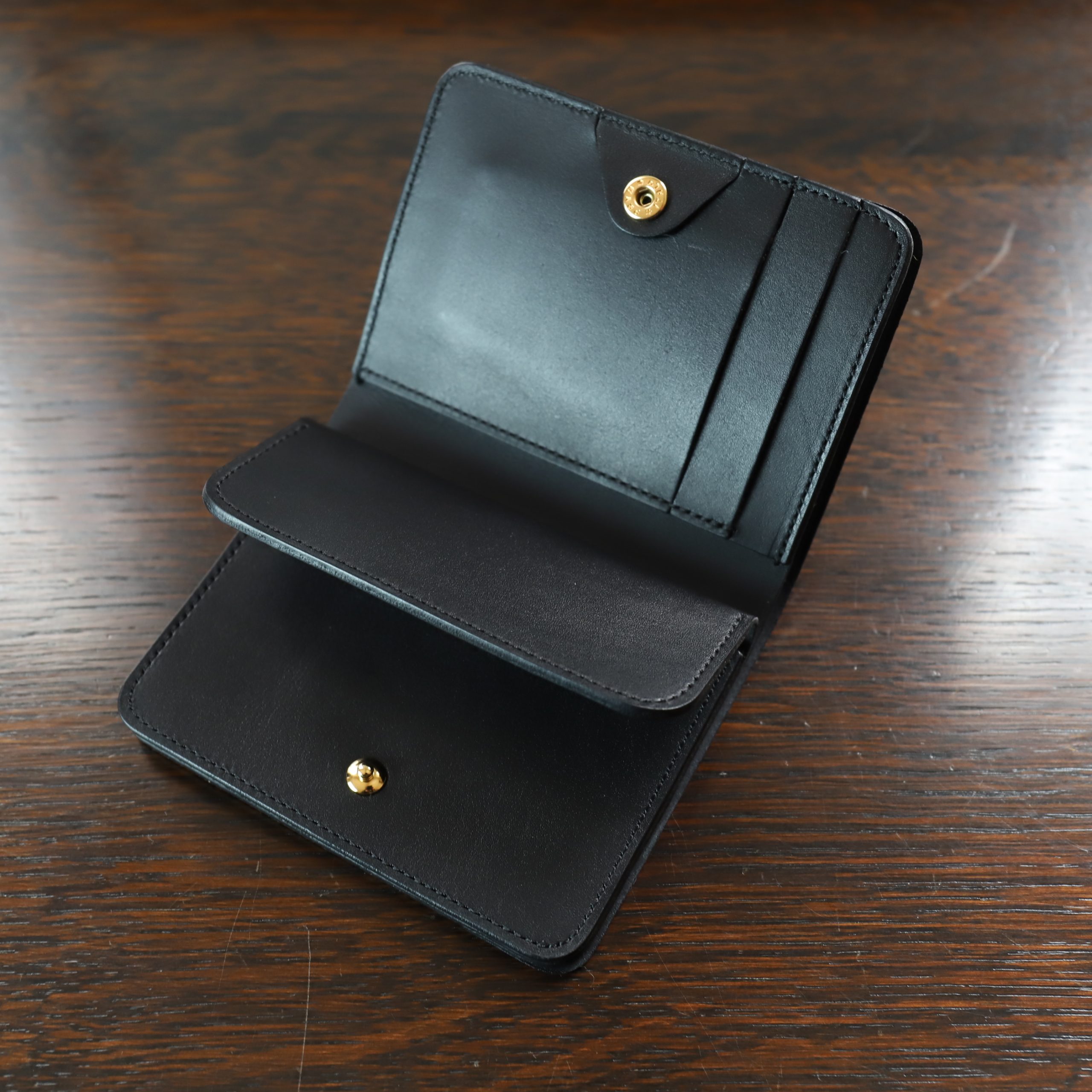 forme / Post wallet “Baby calf” | TIBETAN MARKET