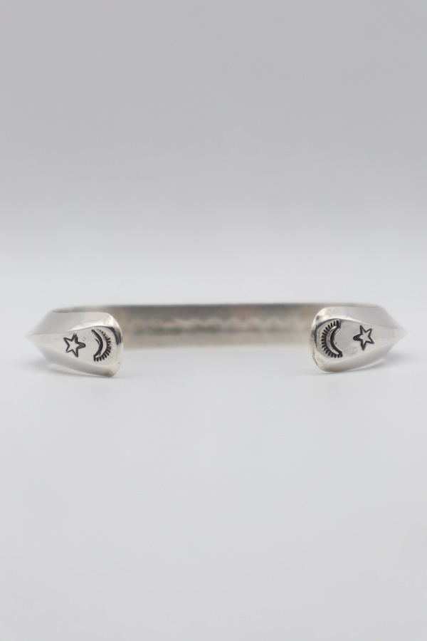 TIGHT / Wylie Secatero / ワイリーセカテロ Triangle Stamp Work Bangle