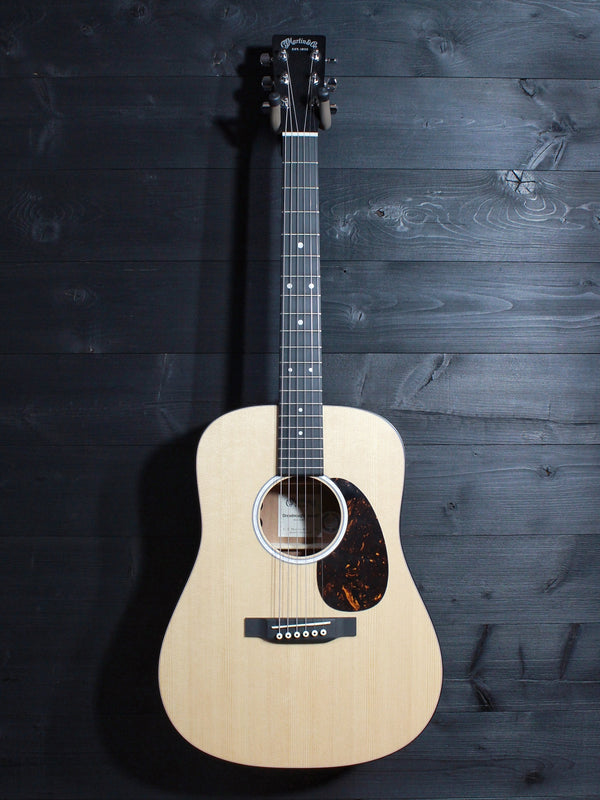 Martin DJr-10E Dreadnought Junior - Solid Wood Acoustic-Electric