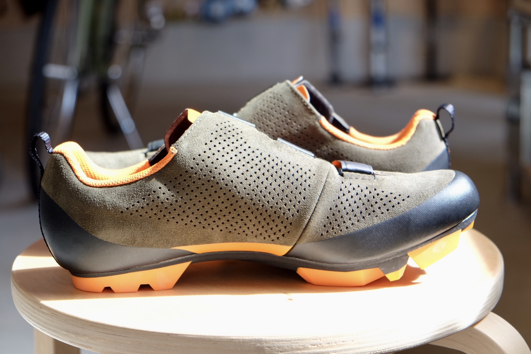 ツーリング&トレイルライドに。SPDビンディングシューズ(FIZIK