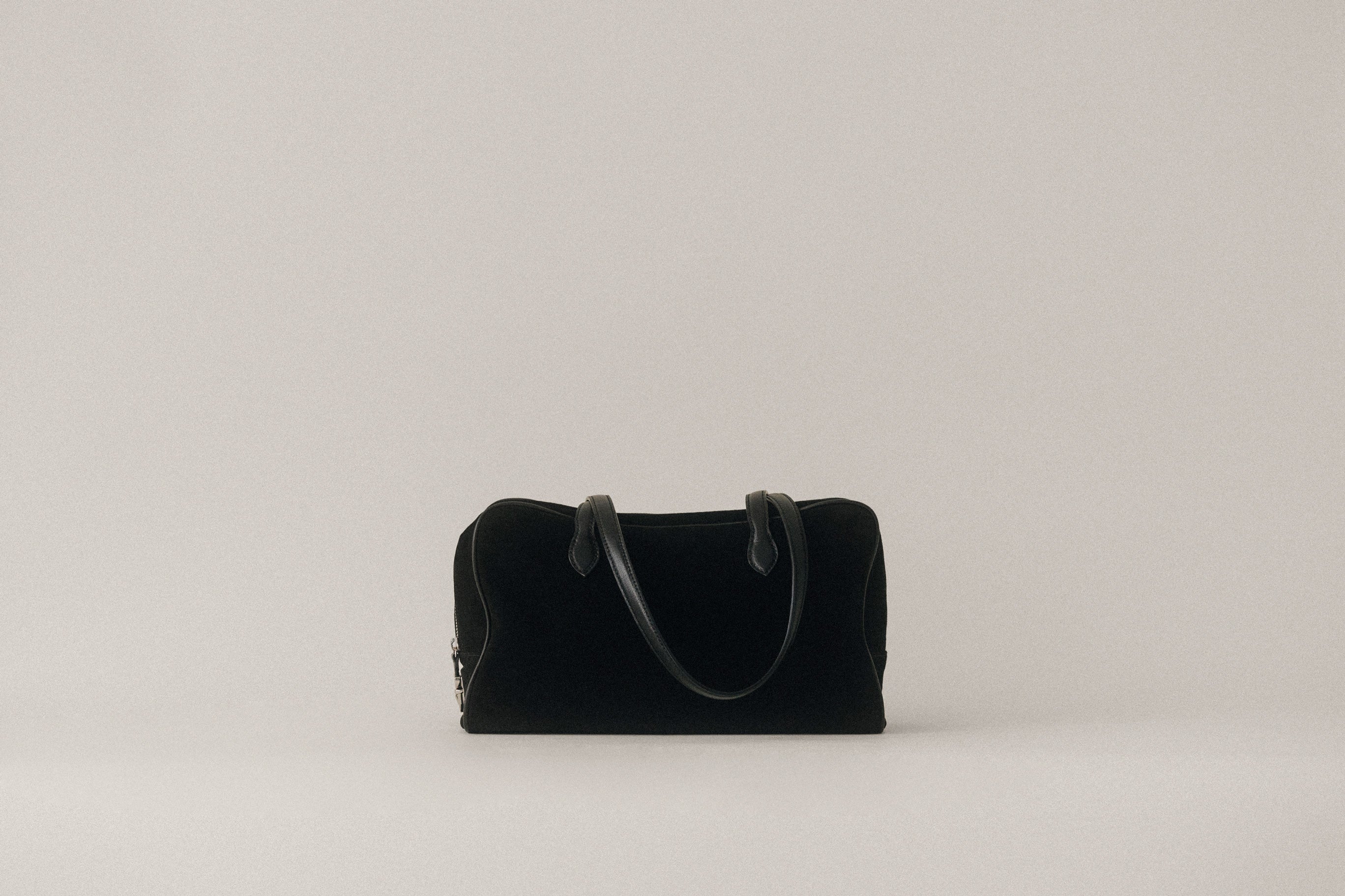 SAC LOQUET SUEDE BLACK – TOUT Y EST JP