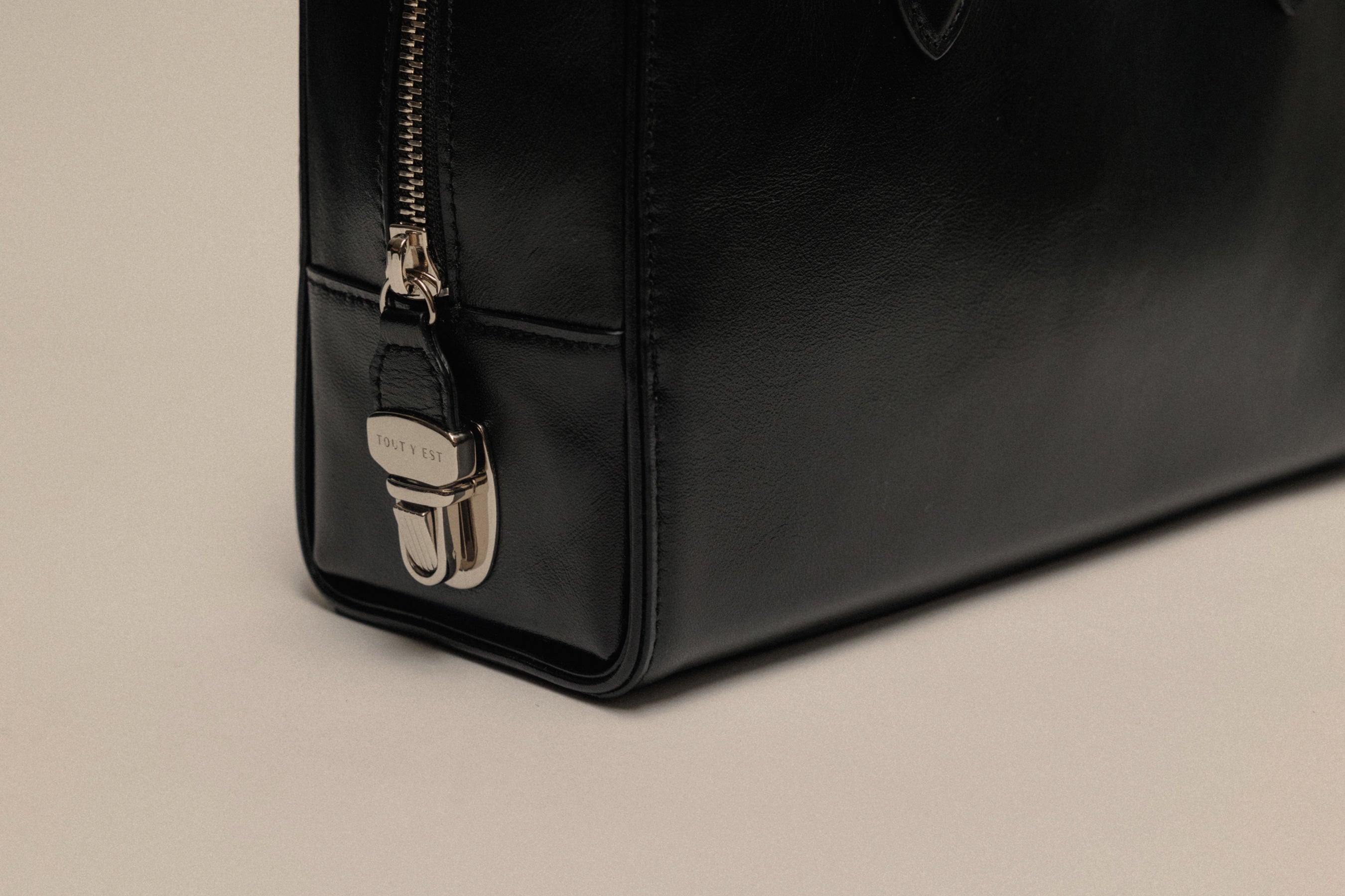 SAC LOQUET SMALL BLACK – TOUT Y EST JP